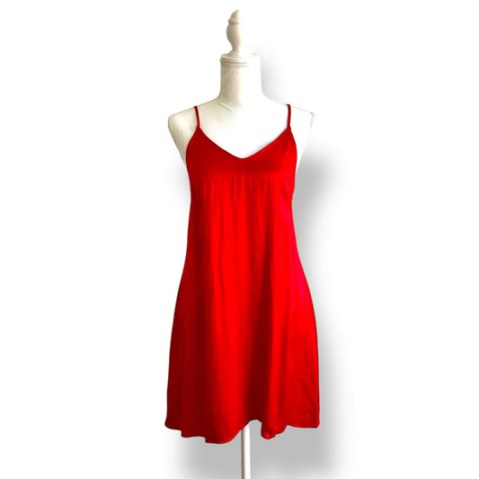 Robe rouge satin