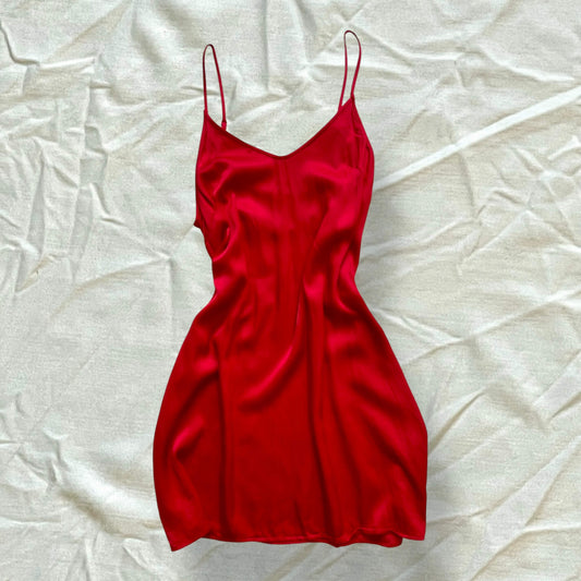 Robe rouge satin