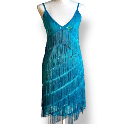Robe bleue à sequins et franges