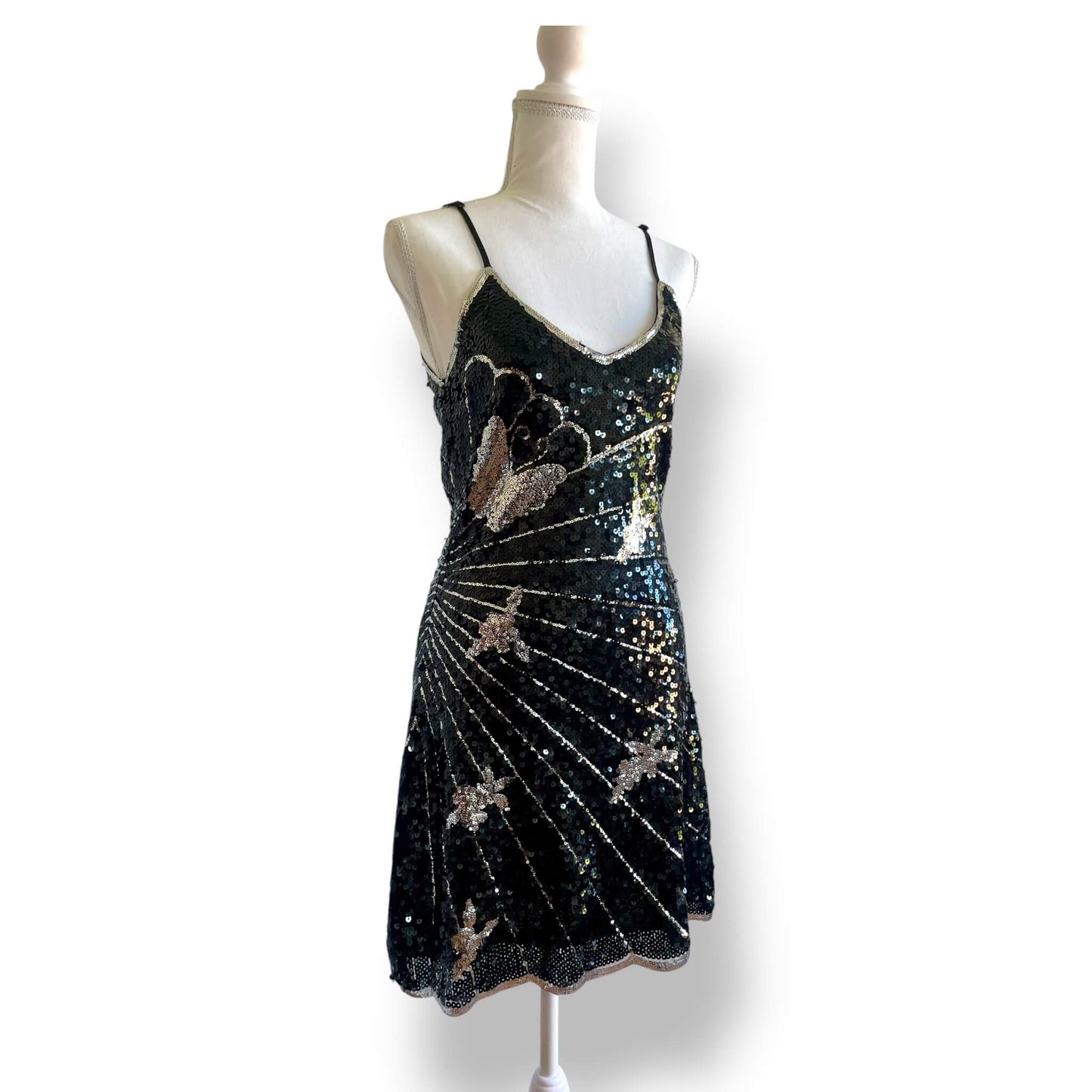 Robe noir à sequins papillons
