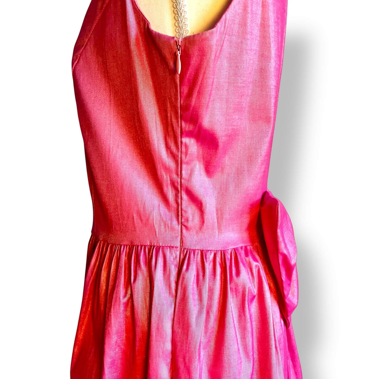 Robe rose dos nu avec nœud