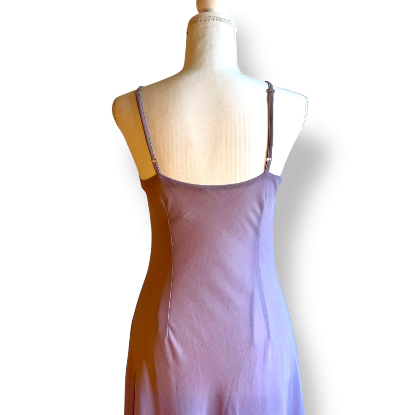 Robe longue violet à sequins