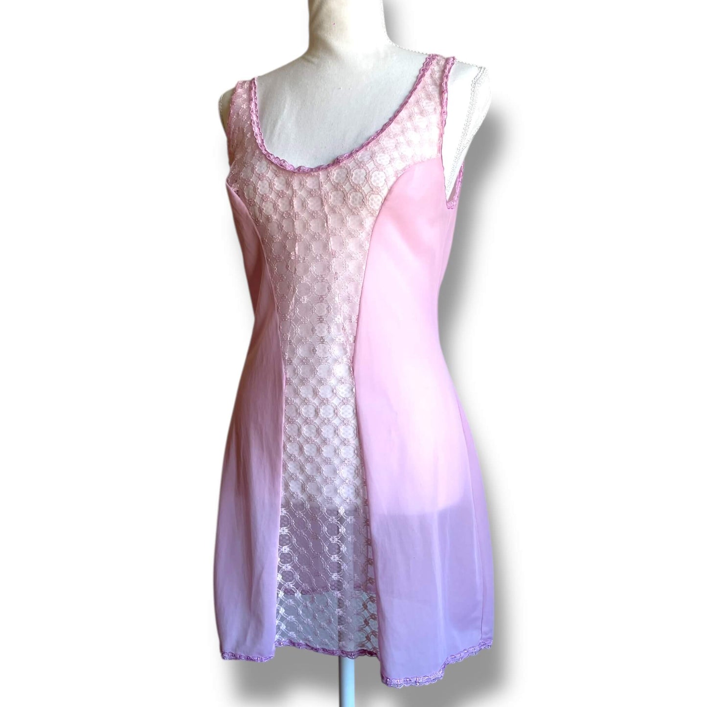 Nuisette rose voile et dentelle