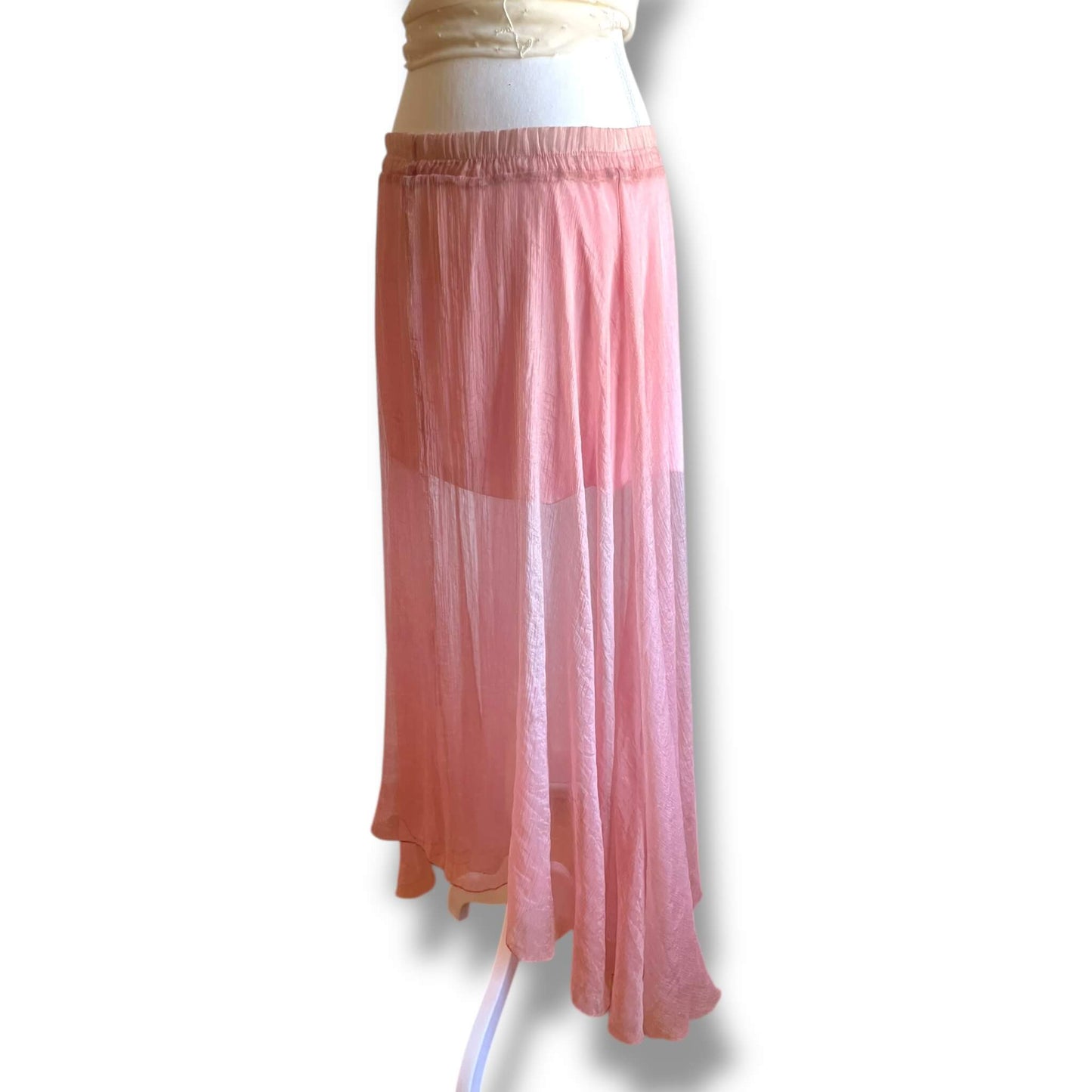 Jupe rose asymétrique texturée